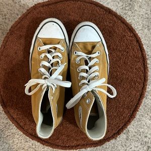 Mustard Converse. Size 9. Super super comfy.